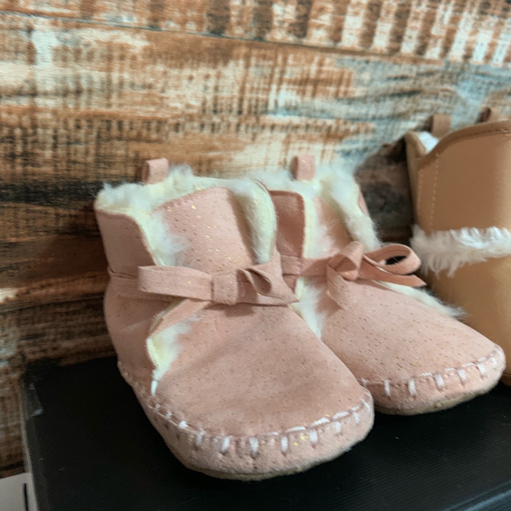 EUC 2 pairs of Old Navy baby girl boots 12-18 mos. - Picture 2 of 5